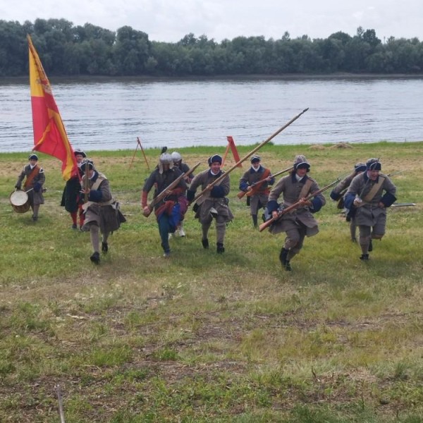 В День города состоялось масштабное открытие Военно-исторического фестиваля в Омской Крепости