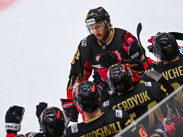 Ягр называл меня Орличек, а Сумманен говорил: "У Орла горячее сердце". Интервью с хоккеистом Евгением Орловым