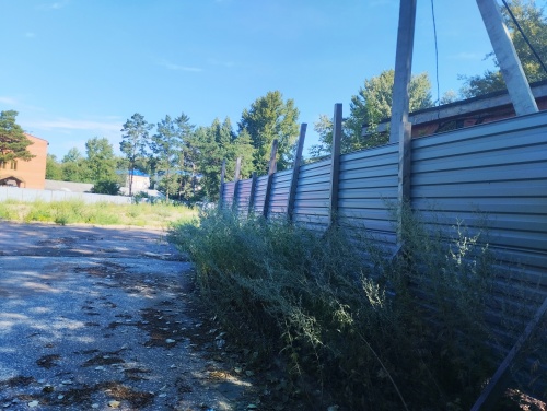 В Амурском поселке вместо снесенного кинотеатра «Сатурн» очередной забор? В Амурском поселке вместо снесенного кинотеатра «Сатурн» очередной забор?