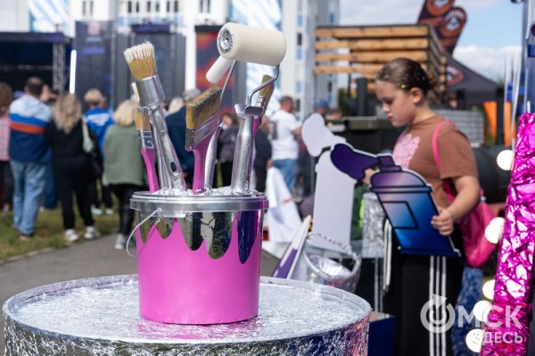 В Омске открыли галерею масштабных граффити под открытым небом