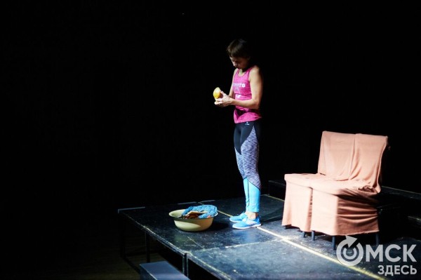 Одного маленького "хм" достаточно. О современном театре и любви к эпатажу в интервью с режиссёром московского театра