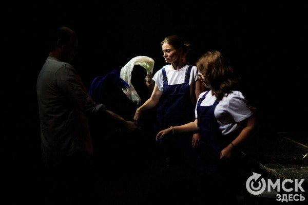 Одного маленького "хм" достаточно. О современном театре и любви к эпатажу в интервью с режиссёром московского театра