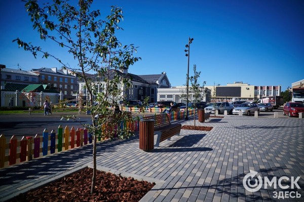 Ротонда, гранитные дорожки, глобус-гигант: в Омске доделали Городской сад Ротонда, гранитные дорожки, глобус-гигант: в Омске доделали Городской сад