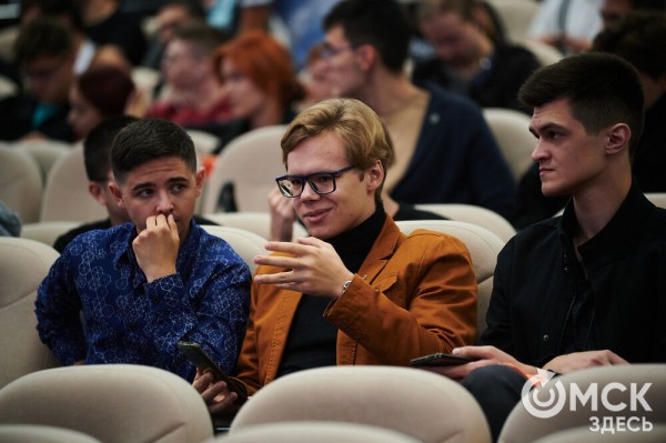 Десятки часов в неделю и море креатива: финалисты IT-Лаборатории покорили жюри на DemoFest