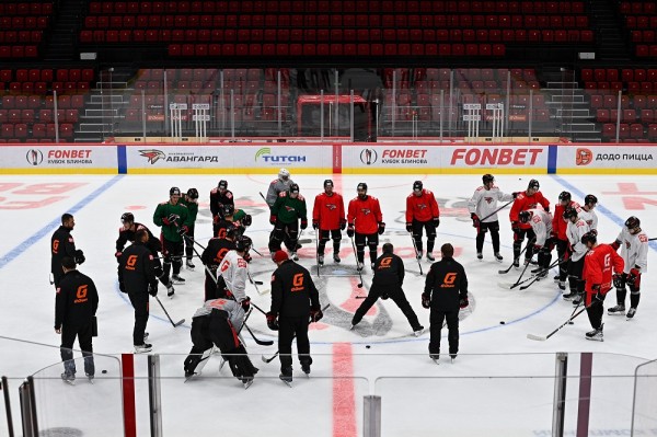 Идём шаг за шагом. С кем и без кого омский "Авангард" начнёт сезон