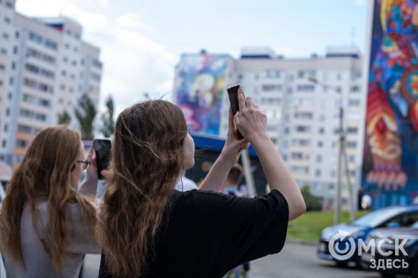В Омске открыли галерею масштабных граффити под открытым небом