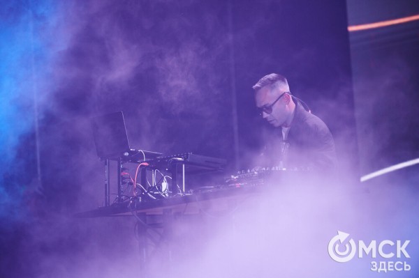 Закрытие OM FEST'а: От вдохновляющих лекций для айтишников до вечеринки с DJ-сетами Закрытие OM FEST'а: От вдохновляющих лекций для айтишников до вечеринки с DJ-сетами