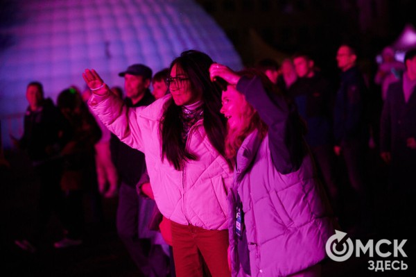 Закрытие OM FEST'а: От вдохновляющих лекций для айтишников до вечеринки с DJ-сетами Закрытие OM FEST'а: От вдохновляющих лекций для айтишников до вечеринки с DJ-сетами