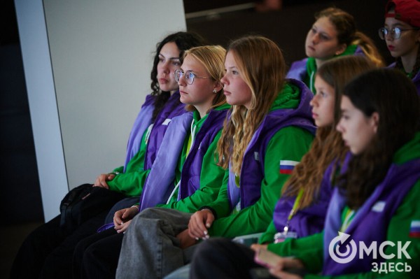 Через космодром и Байкал - в Омск и столицу. Победители "Большой перемены" путешествуют по стране