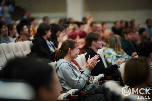 Десятки часов в неделю и море креатива: финалисты IT-Лаборатории покорили жюри на DemoFest