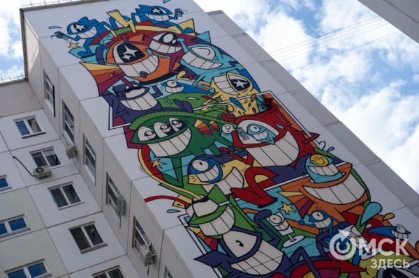 В Омске открыли галерею масштабных граффити под открытым небом