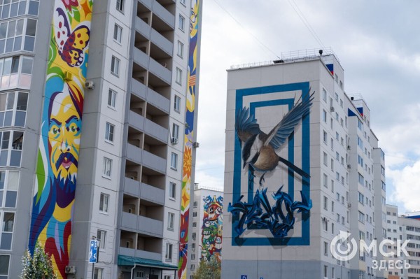 В Омске открыли галерею масштабных граффити под открытым небом