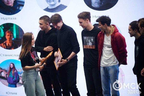 Десятки часов в неделю и море креатива: финалисты IT-Лаборатории покорили жюри на DemoFest