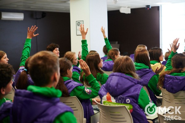 Через космодром и Байкал - в Омск и столицу. Победители "Большой перемены" путешествуют по стране