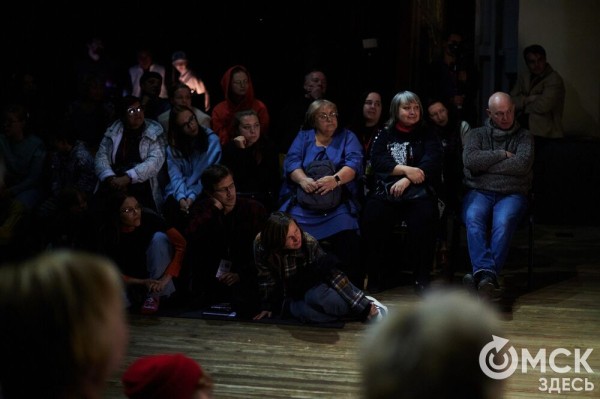 Одного маленького "хм" достаточно. О современном театре и любви к эпатажу в интервью с режиссёром московского театра