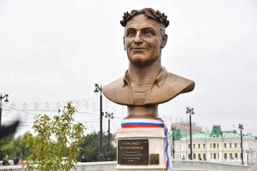 Хоценко и Шелест открыли вторую очередь Аллеи олимпийских чемпионов