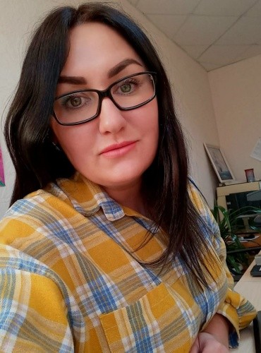 В Калачинске чиновница Мецлера обматерила депутата и журналиста в лучших традициях портовых грузчиков