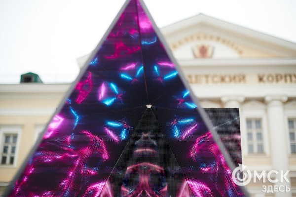 Закрытие OM FEST'а: От вдохновляющих лекций для айтишников до вечеринки с DJ-сетами Закрытие OM FEST'а: От вдохновляющих лекций для айтишников до вечеринки с DJ-сетами