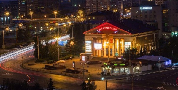 Перо, книга и платок. Памятник поэту Маяковскому появился в Омской области