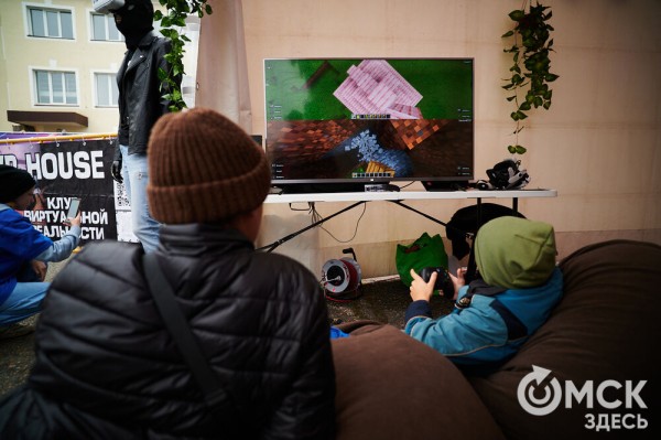 Закрытие OM FEST'а: От вдохновляющих лекций для айтишников до вечеринки с DJ-сетами Закрытие OM FEST'а: От вдохновляющих лекций для айтишников до вечеринки с DJ-сетами