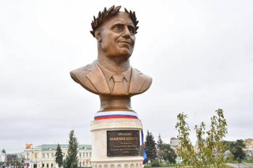 Хоценко и Шелест открыли вторую очередь Аллеи олимпийских чемпионов