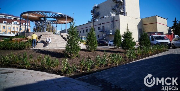 Ротонда, гранитные дорожки, глобус-гигант: в Омске доделали Городской сад Ротонда, гранитные дорожки, глобус-гигант: в Омске доделали Городской сад