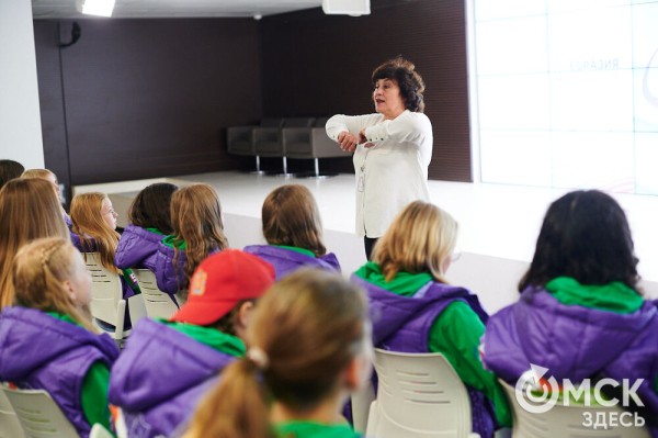 Через космодром и Байкал - в Омск и столицу. Победители "Большой перемены" путешествуют по стране