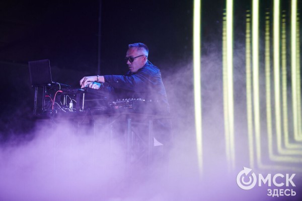 Закрытие OM FEST'а: От вдохновляющих лекций для айтишников до вечеринки с DJ-сетами Закрытие OM FEST'а: От вдохновляющих лекций для айтишников до вечеринки с DJ-сетами