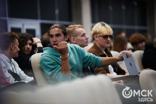 Десятки часов в неделю и море креатива: финалисты IT-Лаборатории покорили жюри на DemoFest