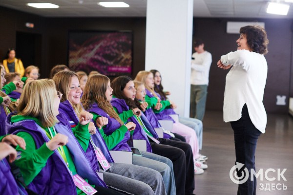 Через космодром и Байкал - в Омск и столицу. Победители "Большой перемены" путешествуют по стране