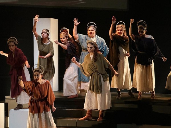 "Я часто плачу от красоты": Полина Шароварова о грани между восхищением и удивлением в реакции на театральное искусство