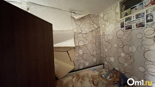 Омичку чуть не задавило стенкой при взрыве в Нефтяниках Омичку чуть не задавило стенкой при взрыве в Нефтяниках