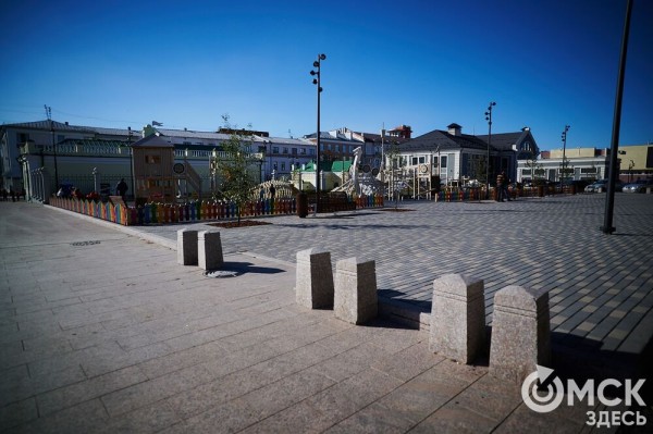 Ротонда, гранитные дорожки, глобус-гигант: в Омске доделали Городской сад Ротонда, гранитные дорожки, глобус-гигант: в Омске доделали Городской сад