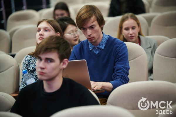 Десятки часов в неделю и море креатива: финалисты IT-Лаборатории покорили жюри на DemoFest