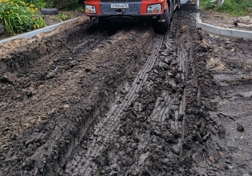 «Решают люди», землю роют они же: в Омске затянулся один из проектов благоустройства