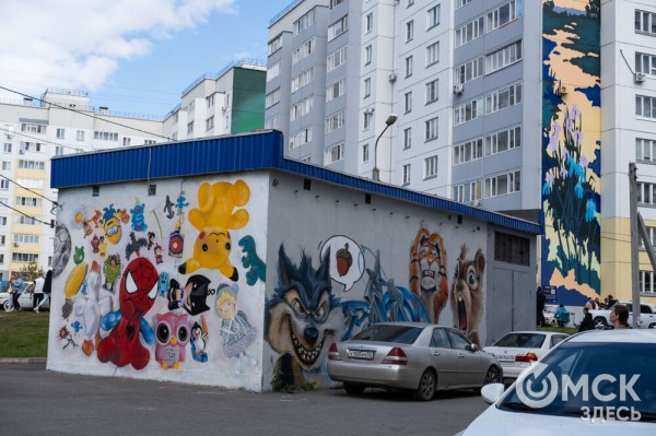 В Омске открыли галерею масштабных граффити под открытым небом