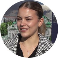 Омский вайб в сердце Москвы. Колчак, хоккей, закаты и метро