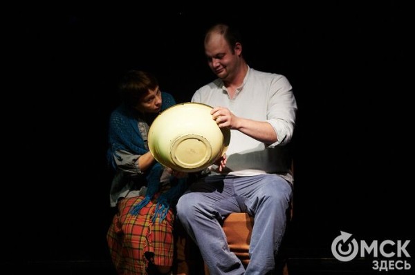 Одного маленького "хм" достаточно. О современном театре и любви к эпатажу в интервью с режиссёром московского театра