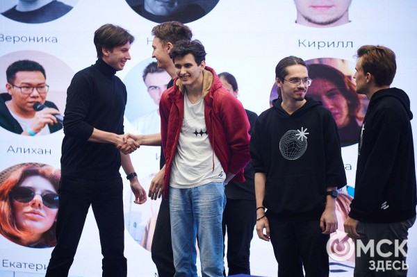 Десятки часов в неделю и море креатива: финалисты IT-Лаборатории покорили жюри на DemoFest