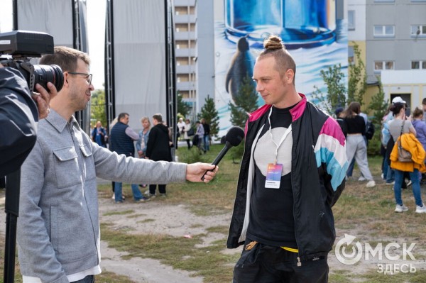 В Омске открыли галерею масштабных граффити под открытым небом