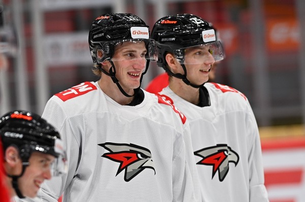 Идём шаг за шагом. С кем и без кого омский "Авангард" начнёт сезон