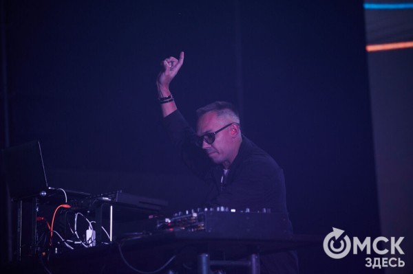 Закрытие OM FEST'а: От вдохновляющих лекций для айтишников до вечеринки с DJ-сетами Закрытие OM FEST'а: От вдохновляющих лекций для айтишников до вечеринки с DJ-сетами