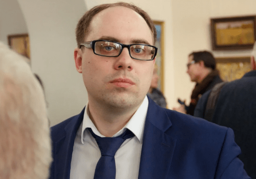 Экс-глава Ленинской администрации Омска все-таки станет новым замом Махини Экс-глава Ленинской администрации Омска все-таки станет новым замом Махини