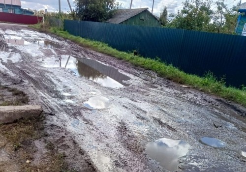 Жене омича-бойца СВО с детьми пришлось перебираться в арендованную квартиру