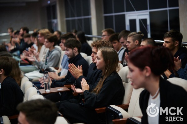 Десятки часов в неделю и море креатива: финалисты IT-Лаборатории покорили жюри на DemoFest