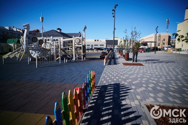 Ротонда, гранитные дорожки, глобус-гигант: в Омске доделали Городской сад Ротонда, гранитные дорожки, глобус-гигант: в Омске доделали Городской сад