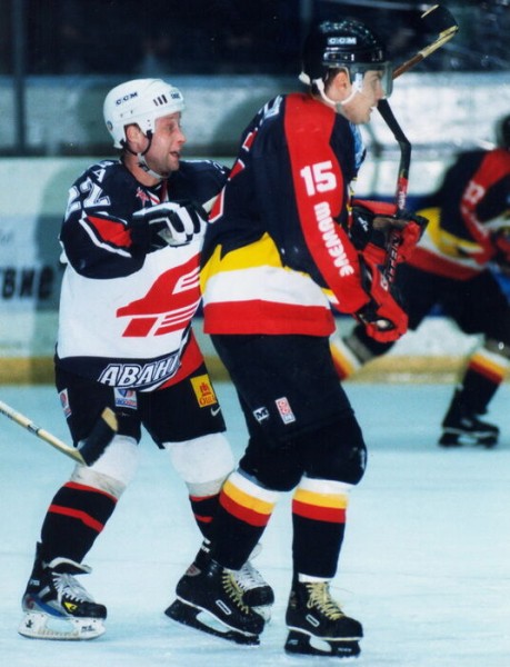 Ностальгия на бегу. Разговор о хоккейной жизни конца девяностых