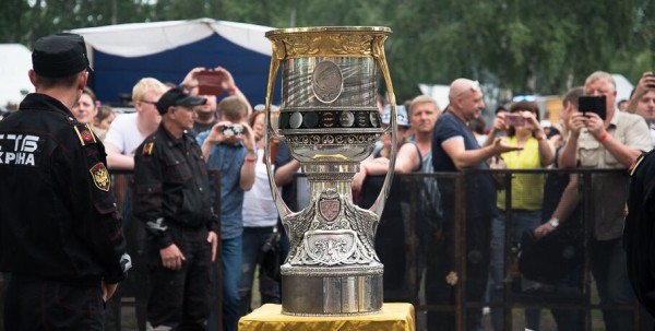 В Омск везут Кубок Гагарина и "Конец фильма"