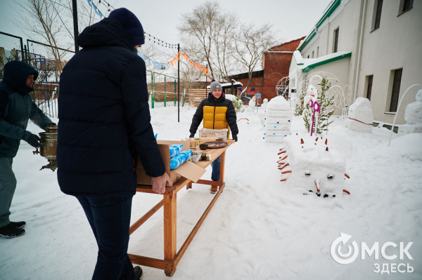 Не для слабонервных. В Омске наградили авторов самых креативных снеговиков