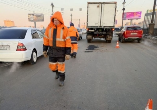 В Омске ремонтируют Комсомольский мост